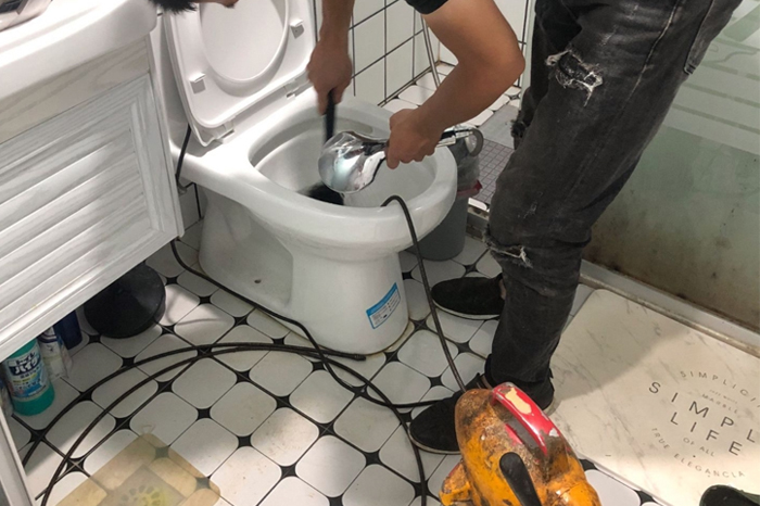 罗田马桶堵塞自己疏通还是找师傅?专业上门服务让你省时更省心